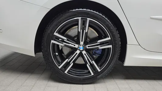 BMW 3 Series (G20) 320i M 2024 5