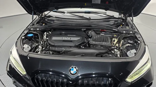 BMW 1 Series (F40) 120i M 2021 5