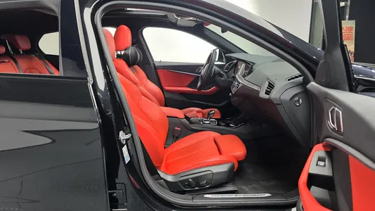 BMW 1 Series (F40) 120i M 2021 26