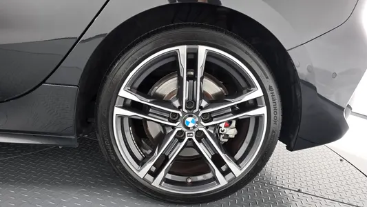 BMW 1 Series (F40) 120i M 2021 21