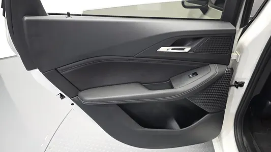 BMW 2 Series Tourer (U06) 220i 2023 25