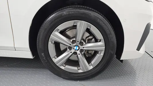 BMW 2 Series Tourer (U06) 220i 2023 21
