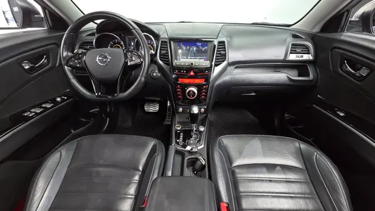KG Mobility Tivoli LX 4WD 2017 7