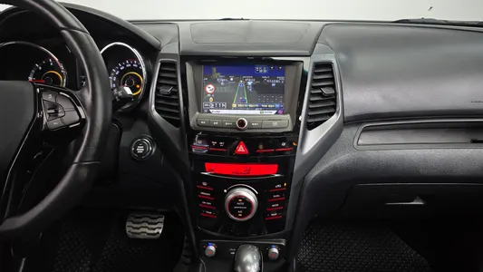 KG Mobility Tivoli LX 4WD 2017 13