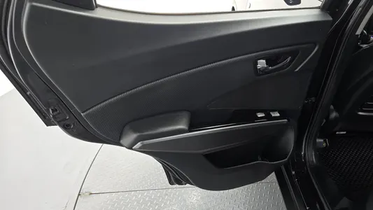 KG Mobility Tivoli LX 4WD 2017 25