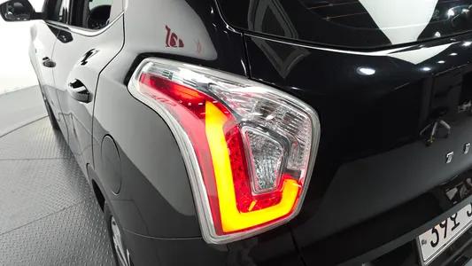 KG Mobility Tivoli LX 4WD 2017 23