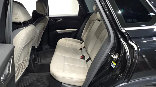 Audi Q4 e- (F4) 40 2022 11