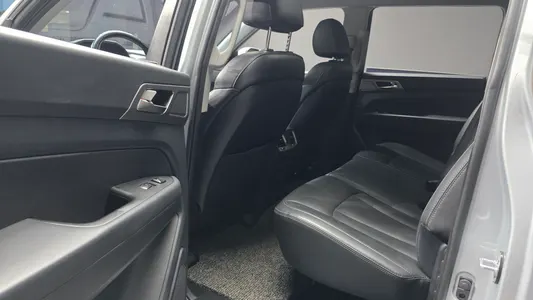 KG Mobility 렉스턴 스포츠 2.2 4WD 2018 12