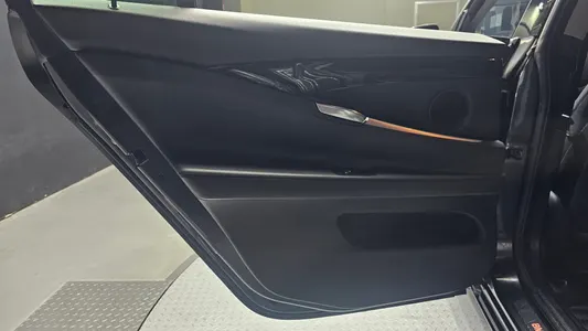 BMW 5 Series GT (F07) GT ED Edition 2015 25