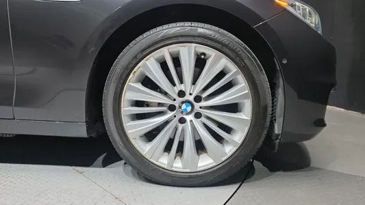 BMW 5 Series GT (F07) GT ED Edition 2015 21