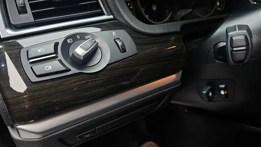 BMW 5 Series GT (F07) GT ED Edition 2015 27