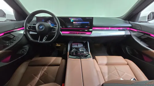 BMW 5 Series (G60) 530e xDrive M 2025 7