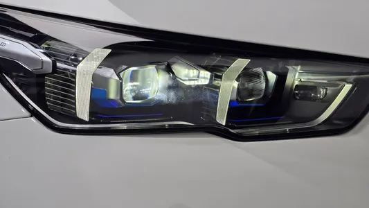 BMW 5 Series (G60) 530e xDrive M 2025 22