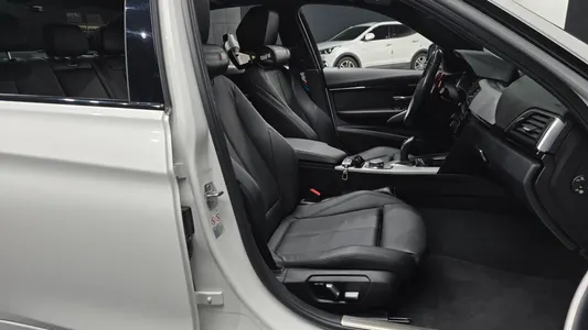 BMW 3 Series (F30) 320d M 2018 26