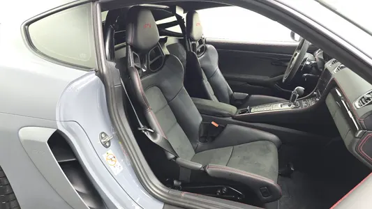 Porsche 718 4.0 GT4 2023 11
