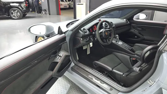 Porsche 718 4.0 GT4 2023 10