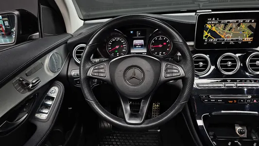 Mercedes-Benz GLC-Class X253 GLC300 4MATIC AMG Line 2019 13
