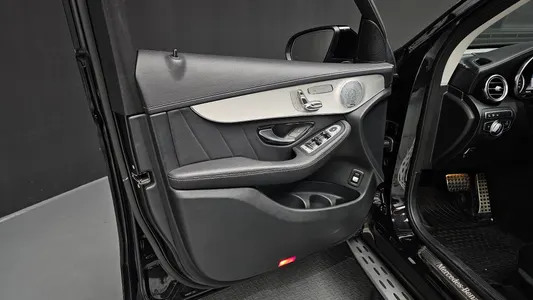 Mercedes-Benz GLC-Class X253 GLC300 4MATIC AMG Line 2019 24