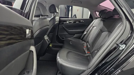 Hyundai LF 1.7 2016 12