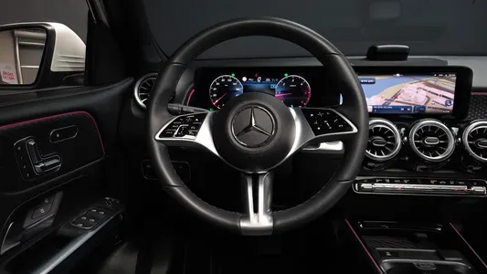 Mercedes-Benz GLB-Class X247 GLB200 d 2024 13