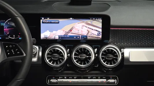 Mercedes-Benz GLB-Class X247 GLB200 d 2024 14