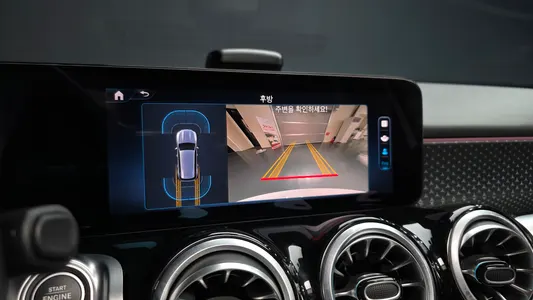 Mercedes-Benz GLB-Class X247 GLB200 d 2024 15