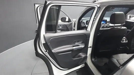 Mercedes-Benz GLB-Class X247 GLB200 d 2024 26