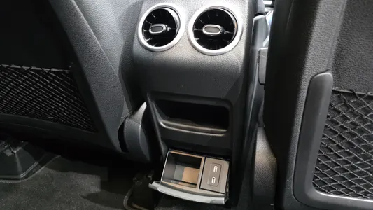 Mercedes-Benz GLB-Class X247 GLB200 d 2024 32
