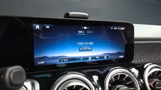 Mercedes-Benz GLB-Class X247 GLB200 d 2024 35