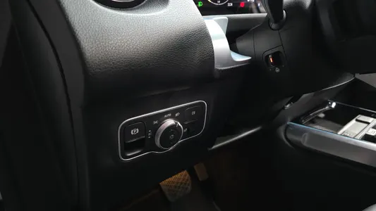 Mercedes-Benz GLB-Class X247 GLB200 d 2024 31