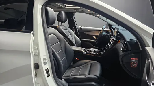 Mercedes-Benz C-Class W205 C220 d 2015 26