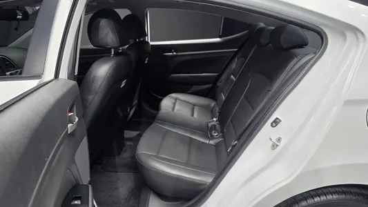 Hyundai AD 1.6 GDI 2017 12