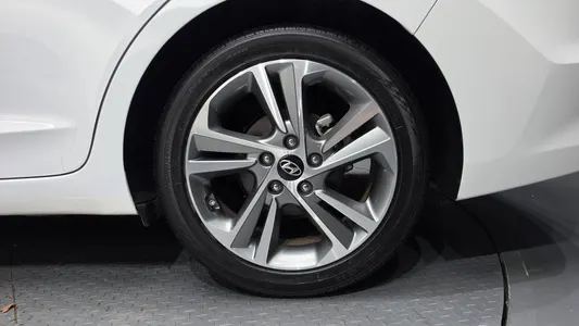 Hyundai AD 1.6 GDI 2017 21