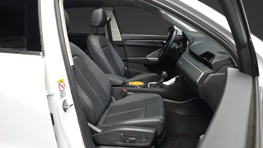 Audi Q3 (F3) 35 TDI 2020 11