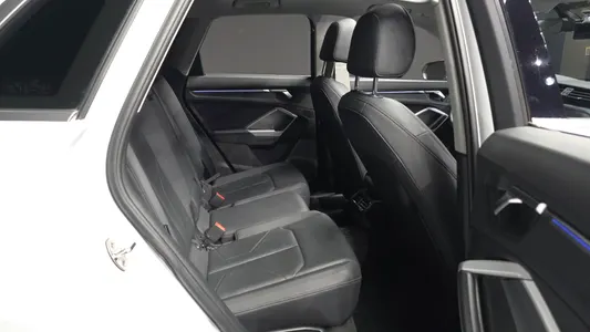 Audi Q3 (F3) 35 TDI 2020 12
