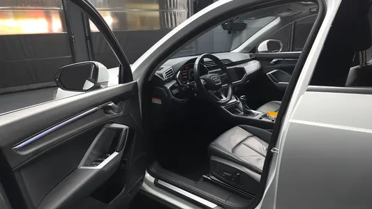 Audi Q3 (F3) 35 TDI 2020 10