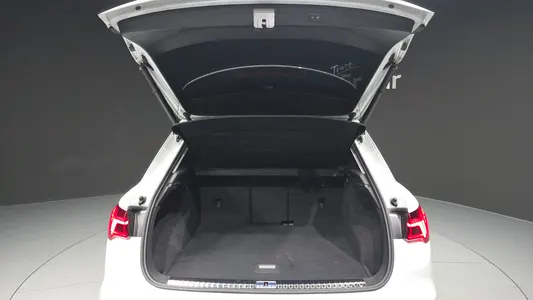 Audi Q3 (F3) 35 TDI 2020 20