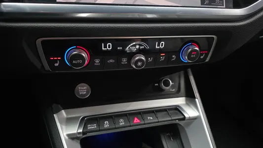 Audi Q3 (F3) 35 TDI 2020 17