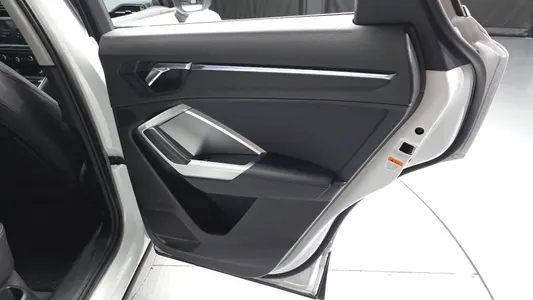 Audi Q3 (F3) 35 TDI 2020 25
