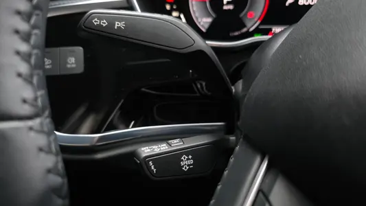 Audi Q3 (F3) 35 TDI 2020 28