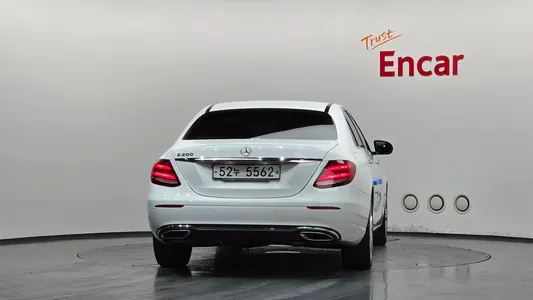 Mercedes-Benz E-Class W213 E200 2018 4