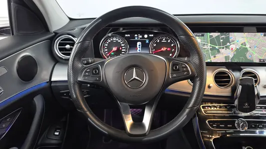 Mercedes-Benz E-Class W213 E200 2018 13