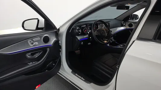 Mercedes-Benz E-Class W213 E200 2018 10