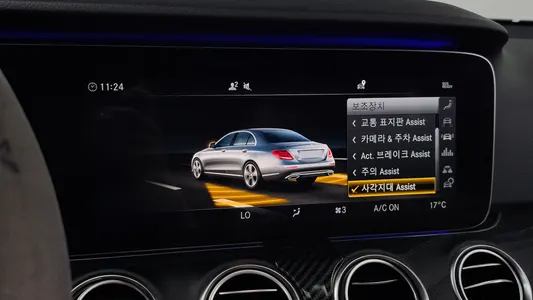 Mercedes-Benz E-Class W213 E300 4MATIC 2018 18