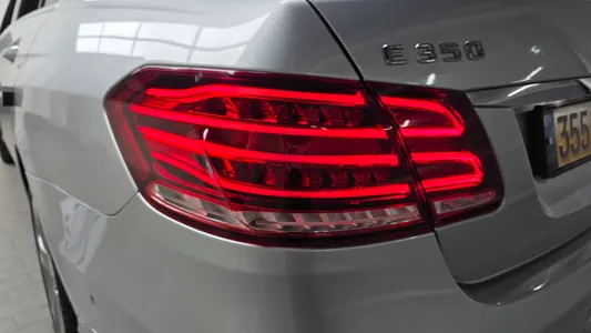 Mercedes-Benz E-Class W212 E350 4MATIC 2013 23