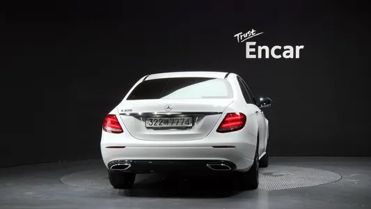 Mercedes-Benz E-Class W213 E250 2020 4