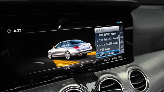 Mercedes-Benz E-Class W213 E250 2020 19