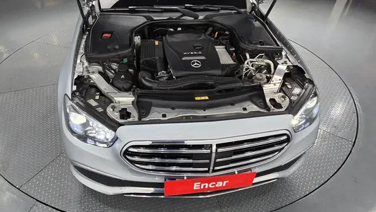 Mercedes-Benz E-Class W213 E300e 4MATIC 2021 6