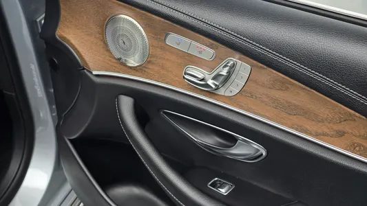 Mercedes-Benz E-Class W213 E300e 4MATIC 2021 29