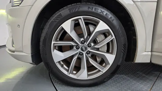 Audi e- 55 2020 5
